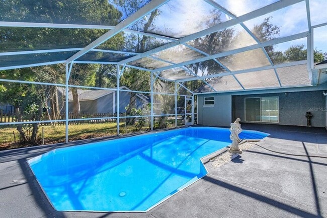 Building Photo - 5955 Kenlyn Ct