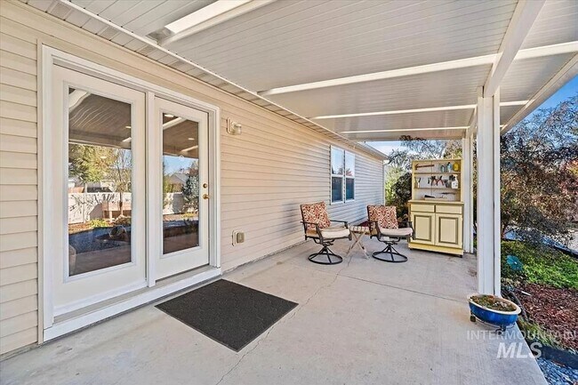 Building Photo - Suburban Dream: Exquisite 3BR Retreat with Modern Comforts and a Pet-Friendly Yard in Meridian