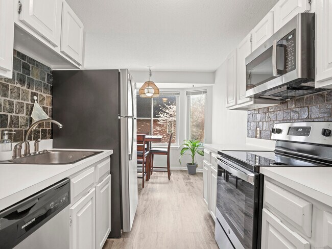 Building Photo - 1611 Washington Blvd