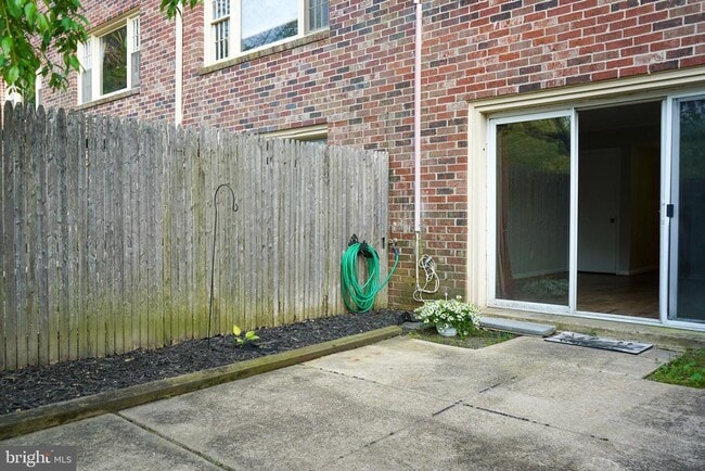 Building Photo - 8414 Penshurst Dr