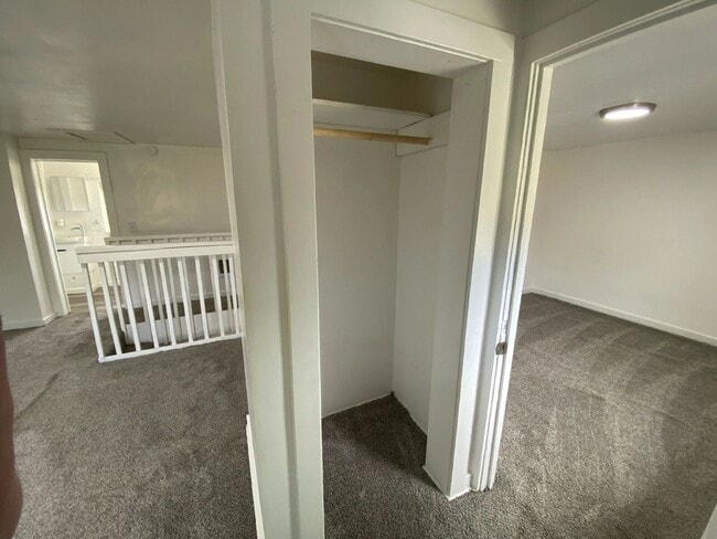 Building Photo - 452 Alder St