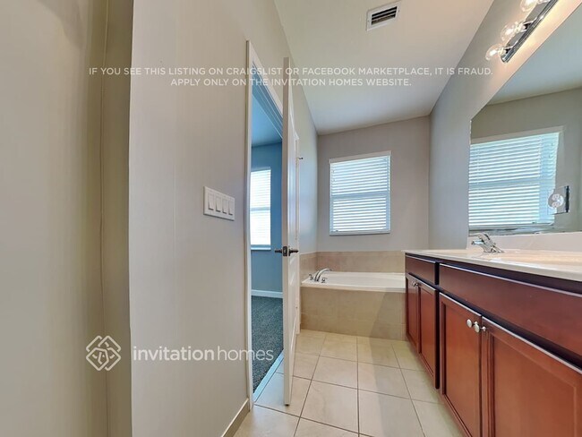 Building Photo - 9731 SW Purple Martin Way