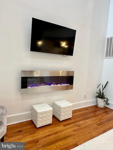 Building Photo - 171 E Davis St