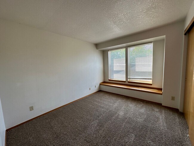 Building Photo - 762 SW 206th Pl