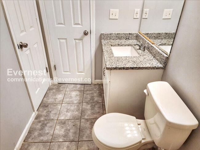 Building Photo - 1942 Cornell Way