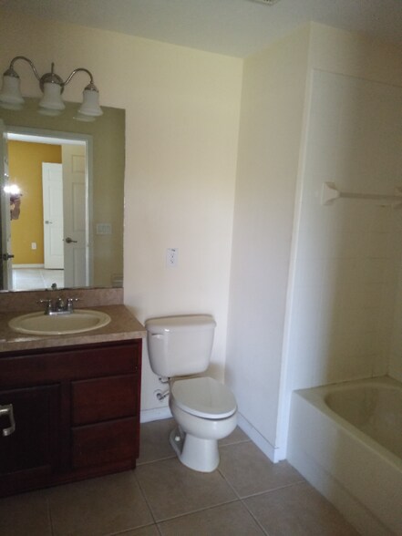 Building Photo - 2564 Middleton Grove Dr