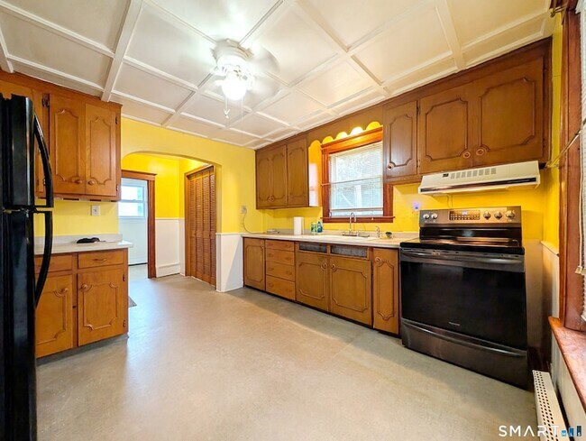Building Photo - 226 Brightwood Ave