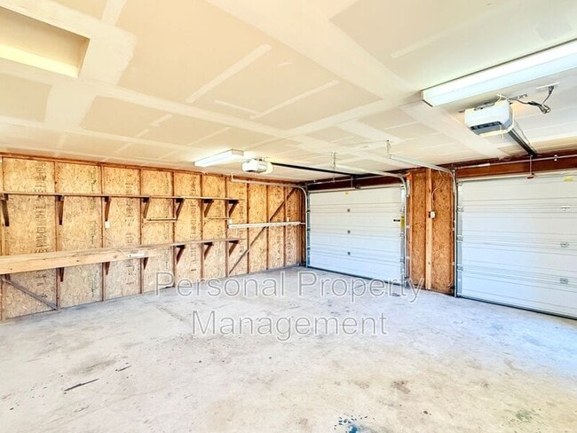 Building Photo - 11101 NE 117th Ave