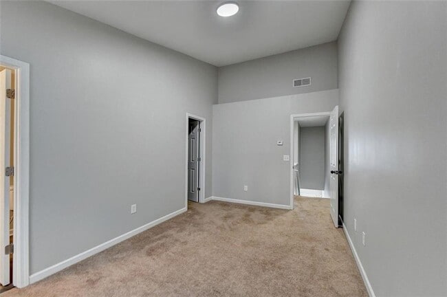 Building Photo - 903 Redwood Dr