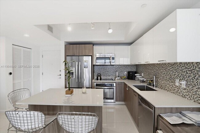 Building Photo - 5300 Paseo Blvd