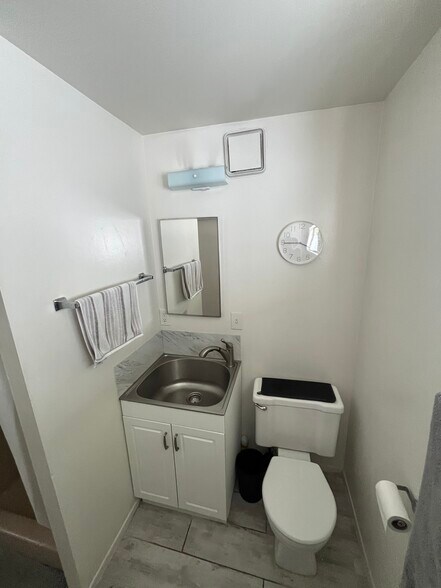 Building Photo - 2304 Pacific Dr