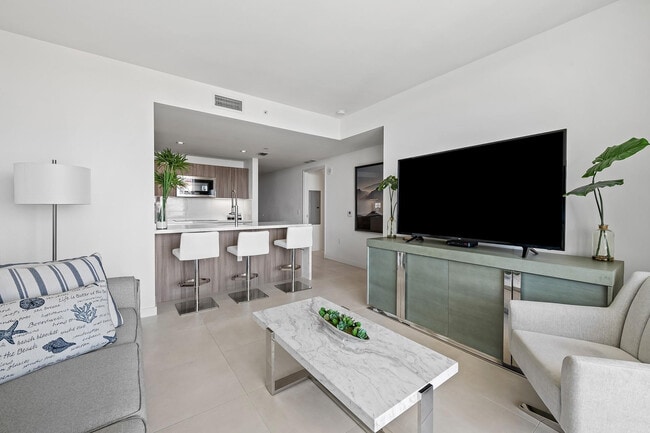 Building Photo - 401 N Birch Rd