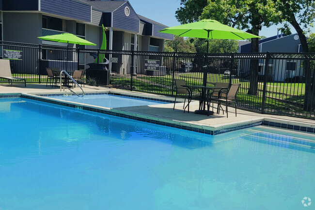 Building Photo - The Arts Apts at Park Place