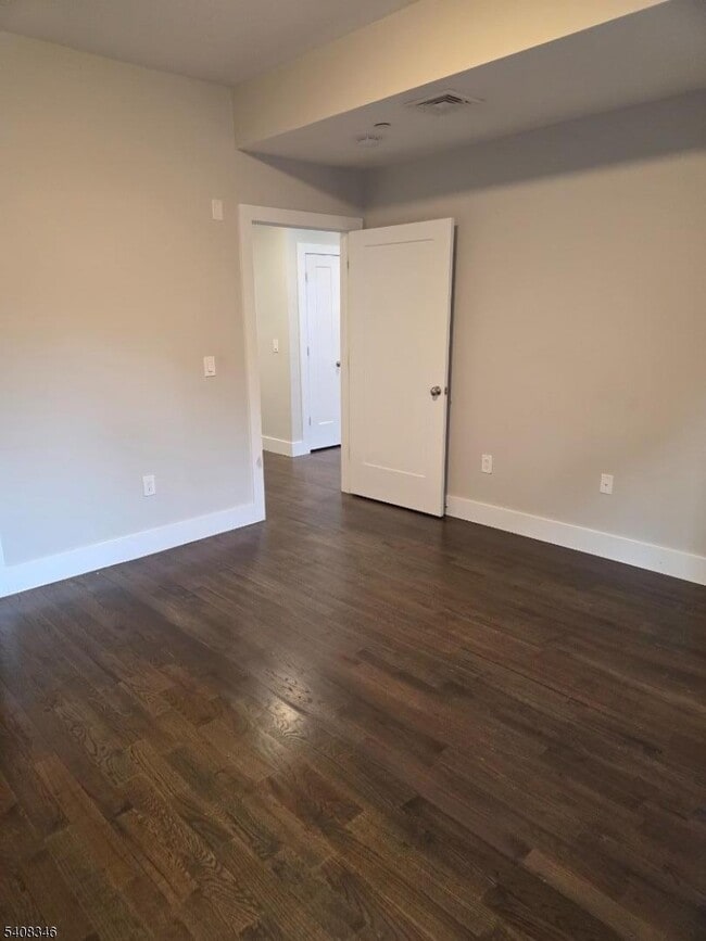 Building Photo - 59 Willet St