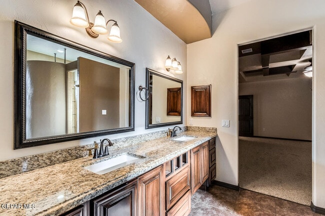 Building Photo - 14213 Meadow Lake Ave