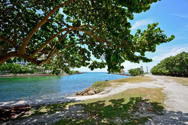 Building Photo - 1111 S Ocean Blvd