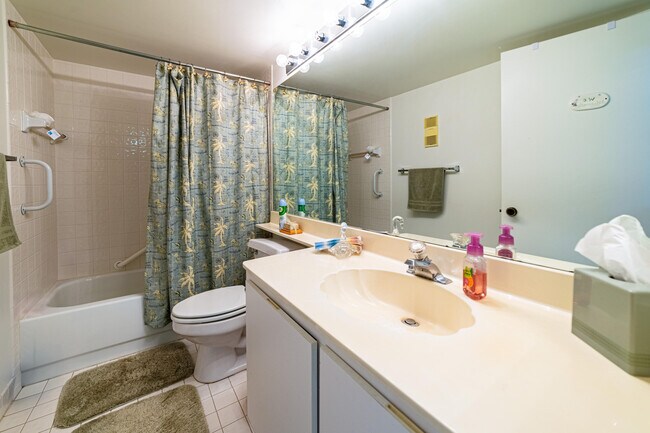 Building Photo - 15324 Lakes of Delray Blvd