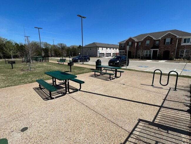 Picnic Area - 1232 Alamo Dr