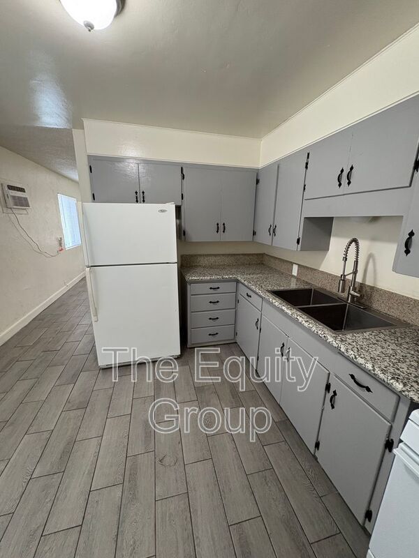 Building Photo - 340 S Blackstone St