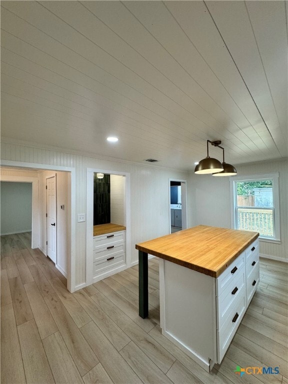 Building Photo - 223 NW Front St