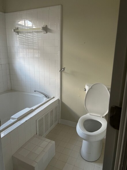 Building Photo - 926 Mill Stone Dr