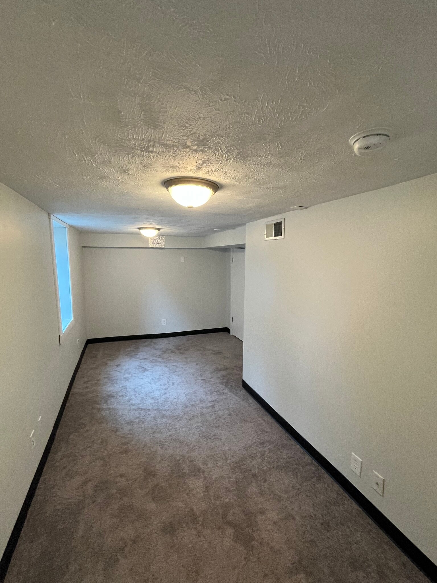 Building Photo - 430 N 25th St