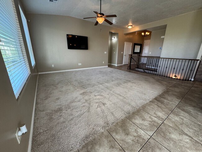 Building Photo - Highly Desirable Lakota Ridge!