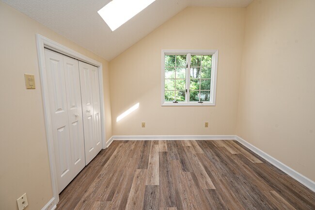 Building Photo - 6118 Gondolier Dr