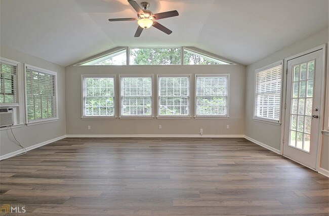 Building Photo - 408 Ironwood Way