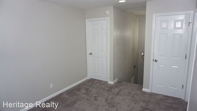 Building Photo - 2 br, 2.5 bath House - 7719 Wilmington Dr