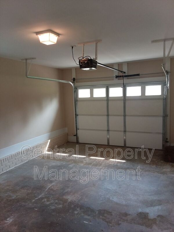 Building Photo - 5423 Parris Bridge Rd