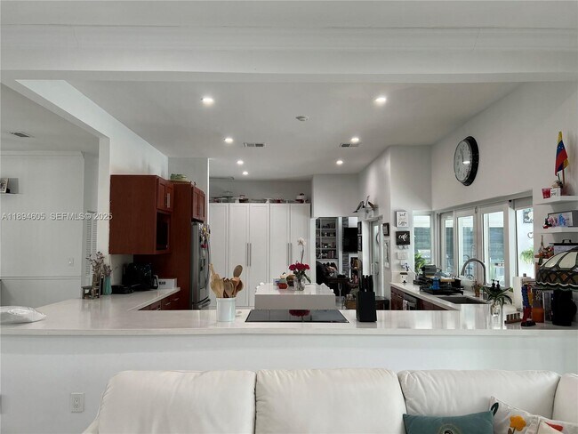 Building Photo - 4934 NW 94th Doral Pl