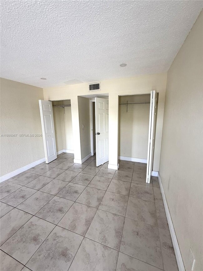 Building Photo - 4848 NW 24th Ct