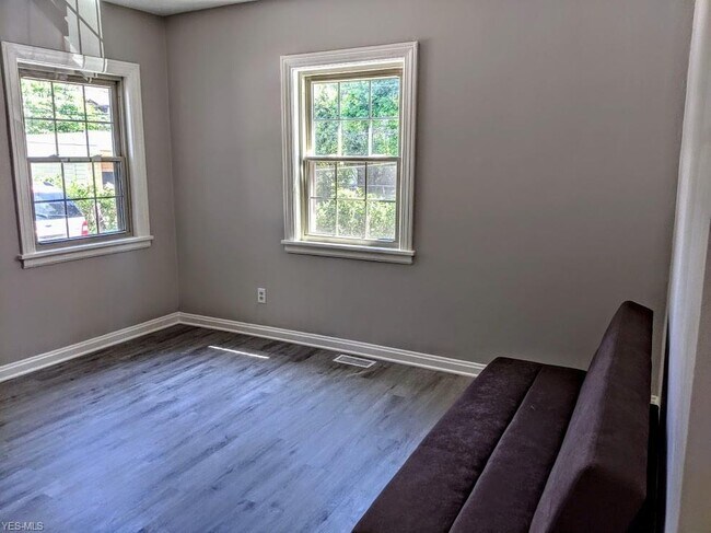 Building Photo - 3553 Ingleside Rd