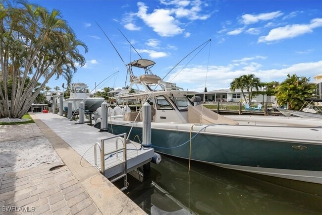 Building Photo - 1570 Bonita Ln