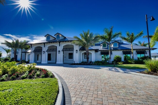 Building Photo - Annual Attached Villa in The Talon Preserve on Palmer Ranch – Minutes from the new Sarasota Memor...
