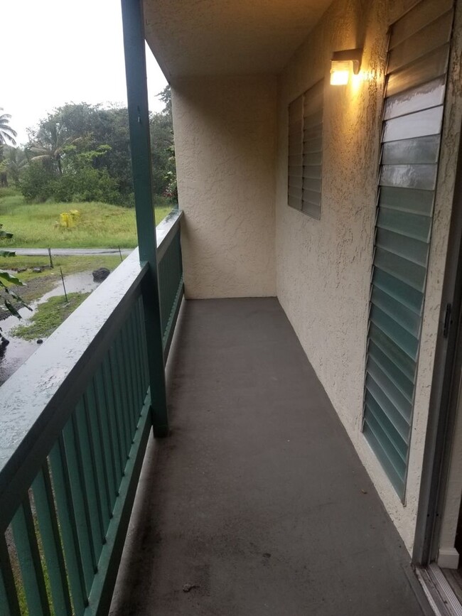 Building Photo - Cute 2 bedroom, 1 bath apartment unit in Hilo