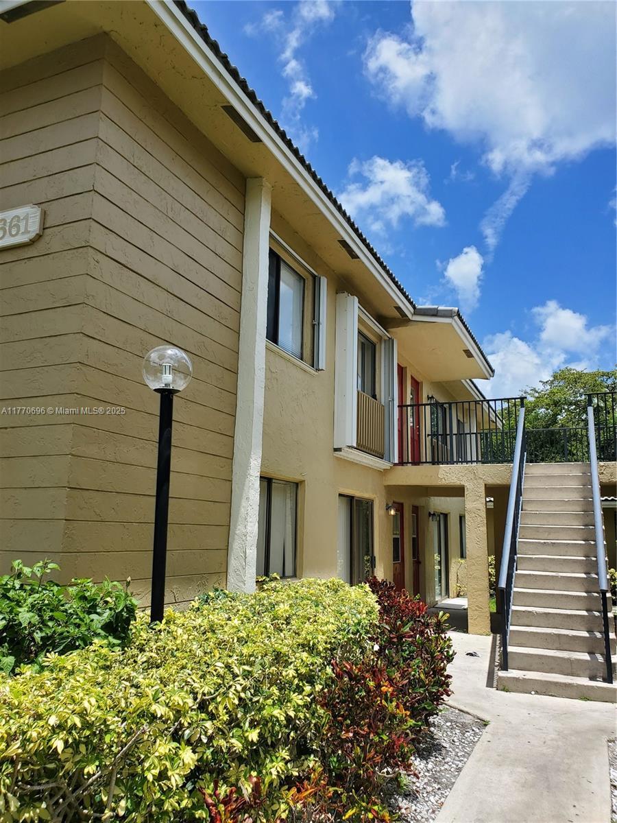 Building Photo - 2661 Riverside Dr
