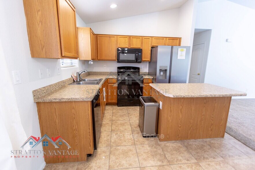Building Photo - 4149 E Azurite Rd