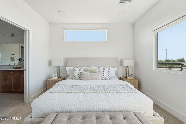 Building Photo - 8137 E Brown Rd