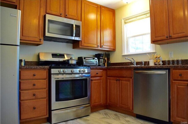Building Photo - 2 Bed / 1 Bath House - Downtown Historic S...
