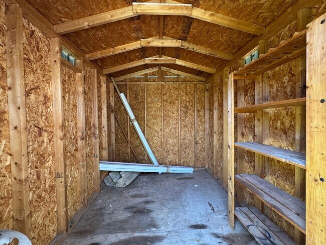 Building Photo - 217 Tepee Dr