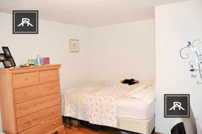 Building Photo - 3 bedroom in Brighton MA 02135