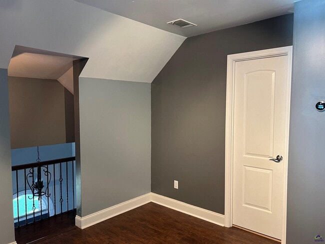 Building Photo - 108 Wilkes Ct