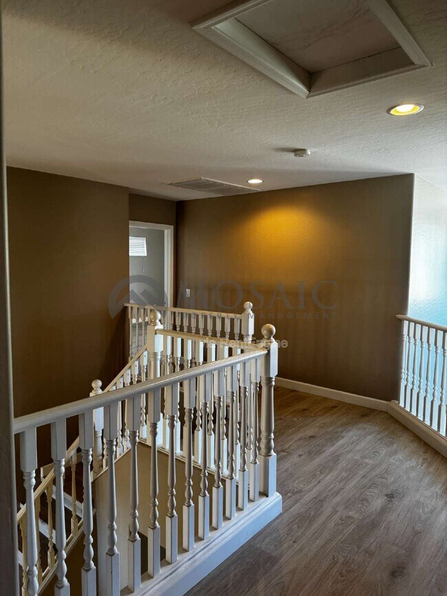 Building Photo - 3356 E Mayberry Ave