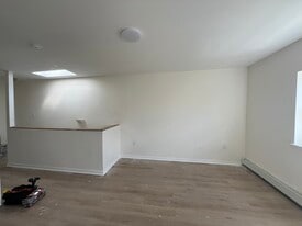 Building Photo - 929 Gates Ave