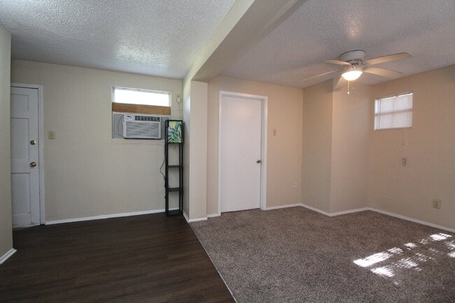 Building Photo - Cozy 1BR/1BA Apartment in Southwest Pensac...