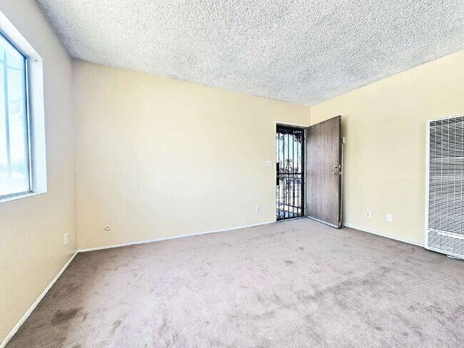 Building Photo - 8868 Wall St