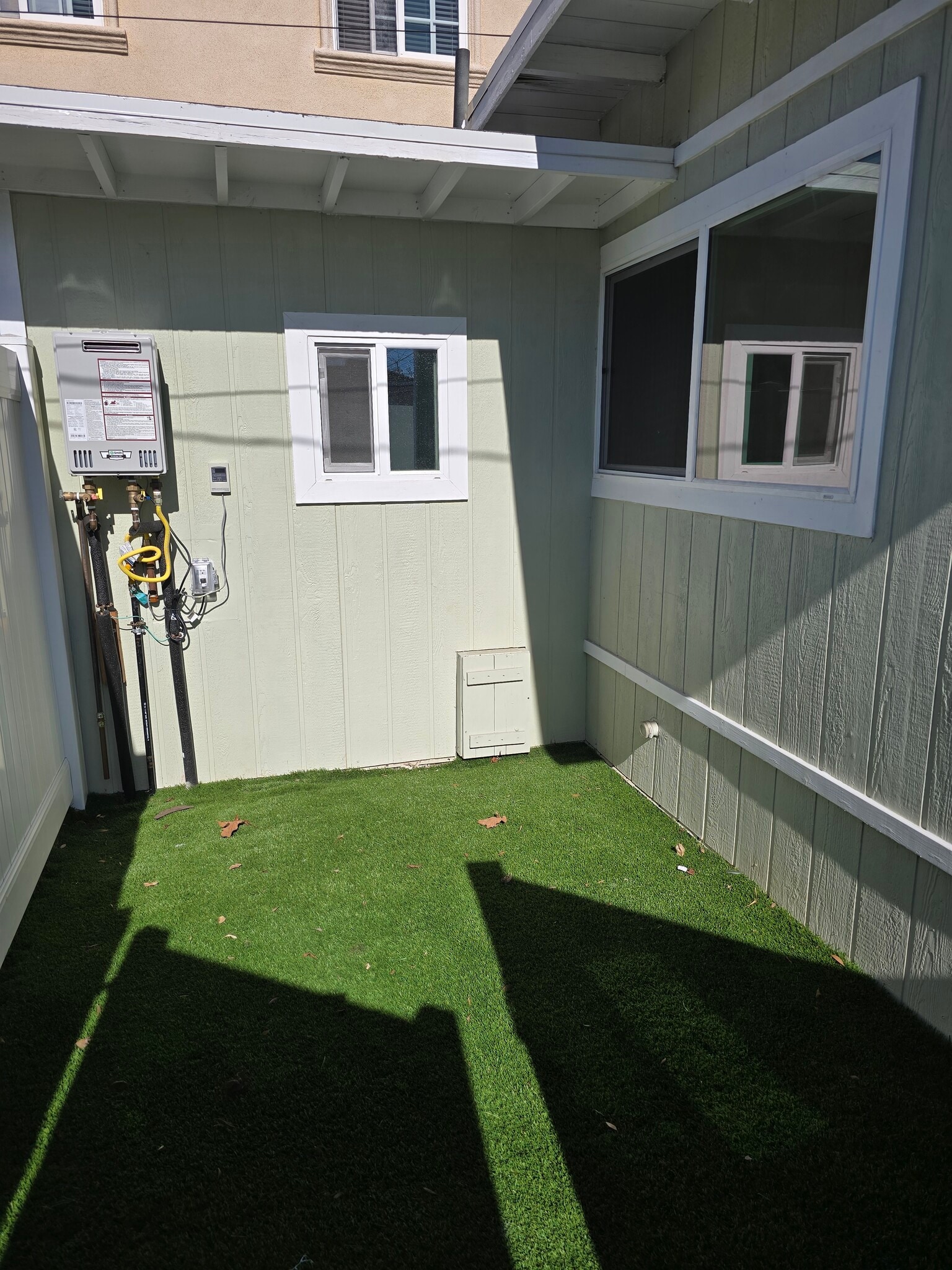 Building Photo - 3230 Cerritos Ave