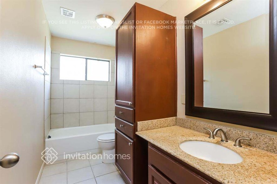 Building Photo - 12514 Mill Ln Dr